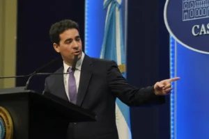 Adrián Ravier durante una conferencia de prensa en Casa Rosada.