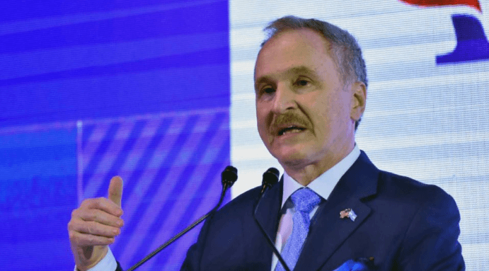 Peter Lamelas, embajador de EEUU