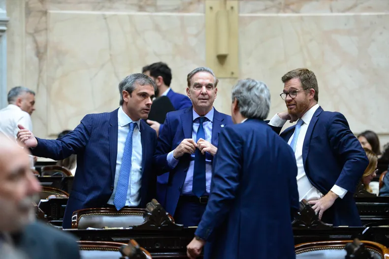 diputados opositores