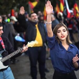 Isabel Peralta saludo nazi en España.